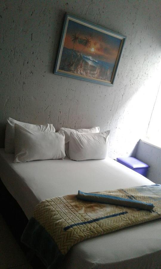 Royal Crown Guesthouse 约翰内斯堡 外观 照片